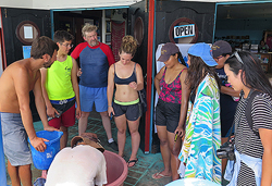 PUC Students with Turtle